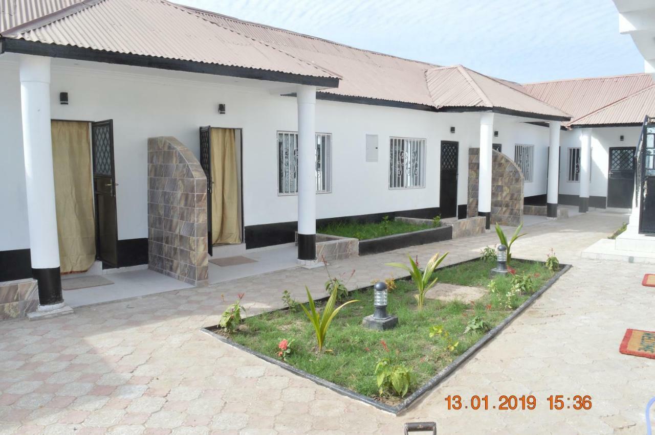 Sukuta Nema Guest House Μπανζούλ Εξωτερικό φωτογραφία