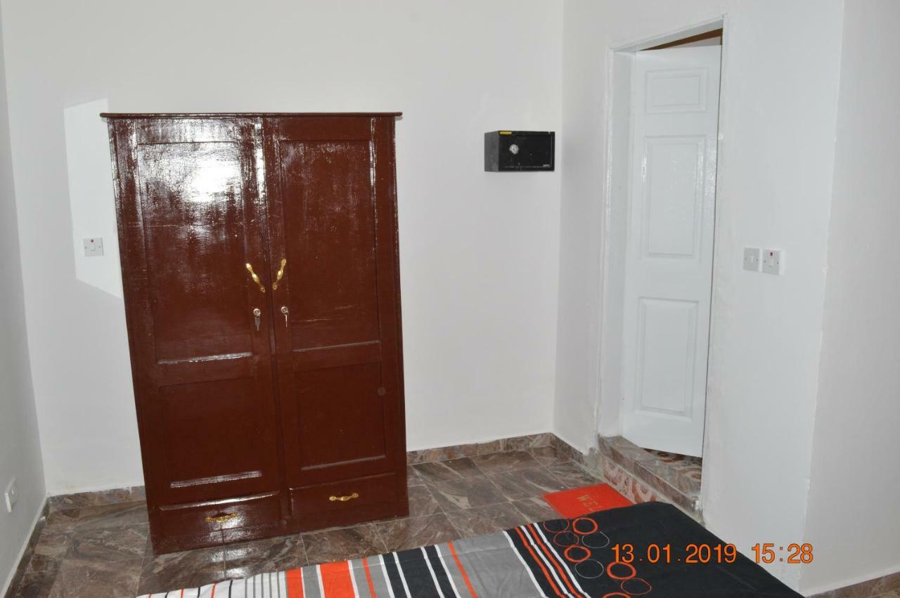 Sukuta Nema Guest House Μπανζούλ Εξωτερικό φωτογραφία